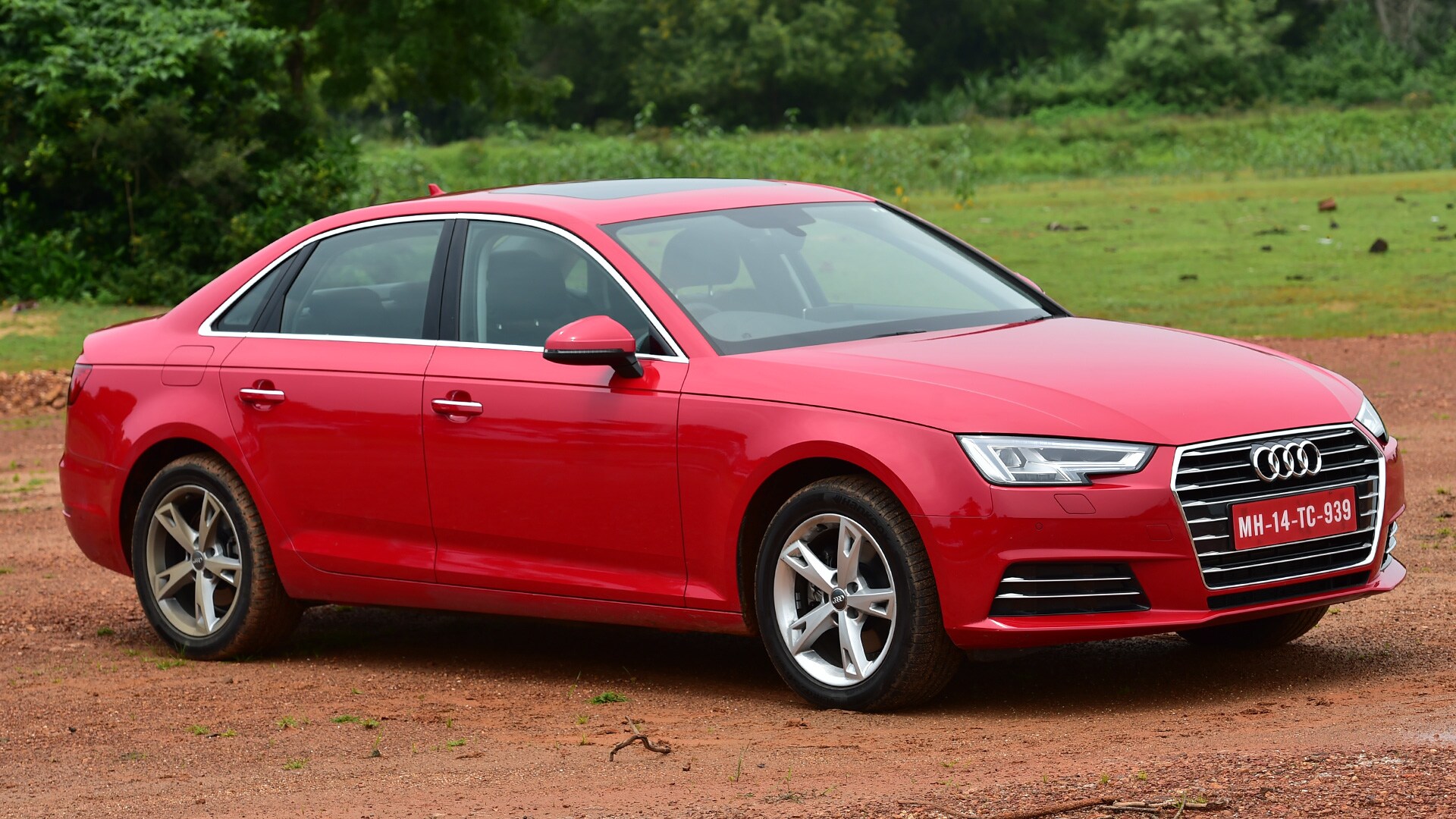 Audi A4 2016 30 TFSI Technology Exterior